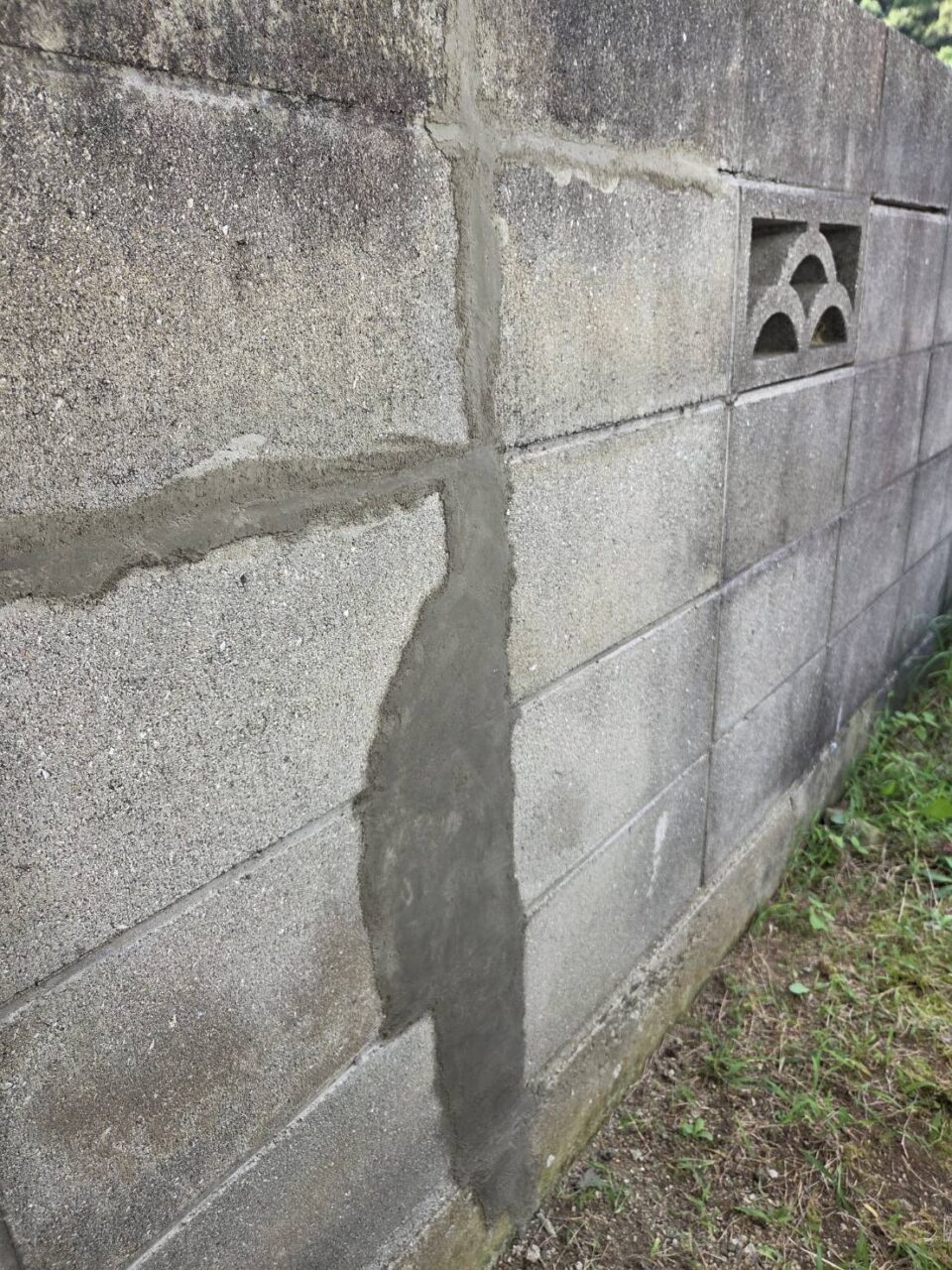 ブロック塀　爆裂修理
