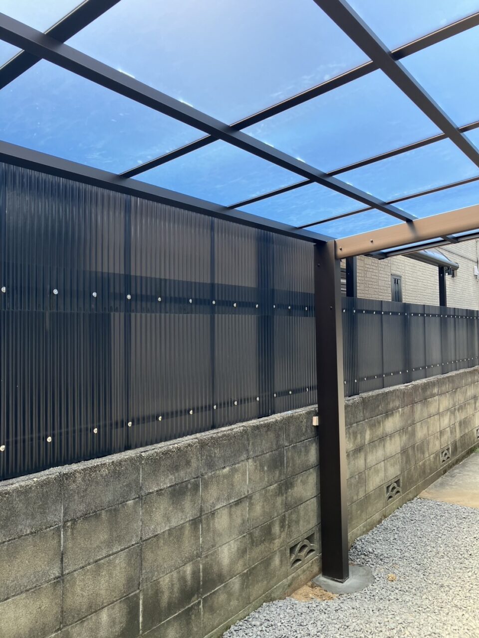 外構工事　カーポート新設、砂利敷