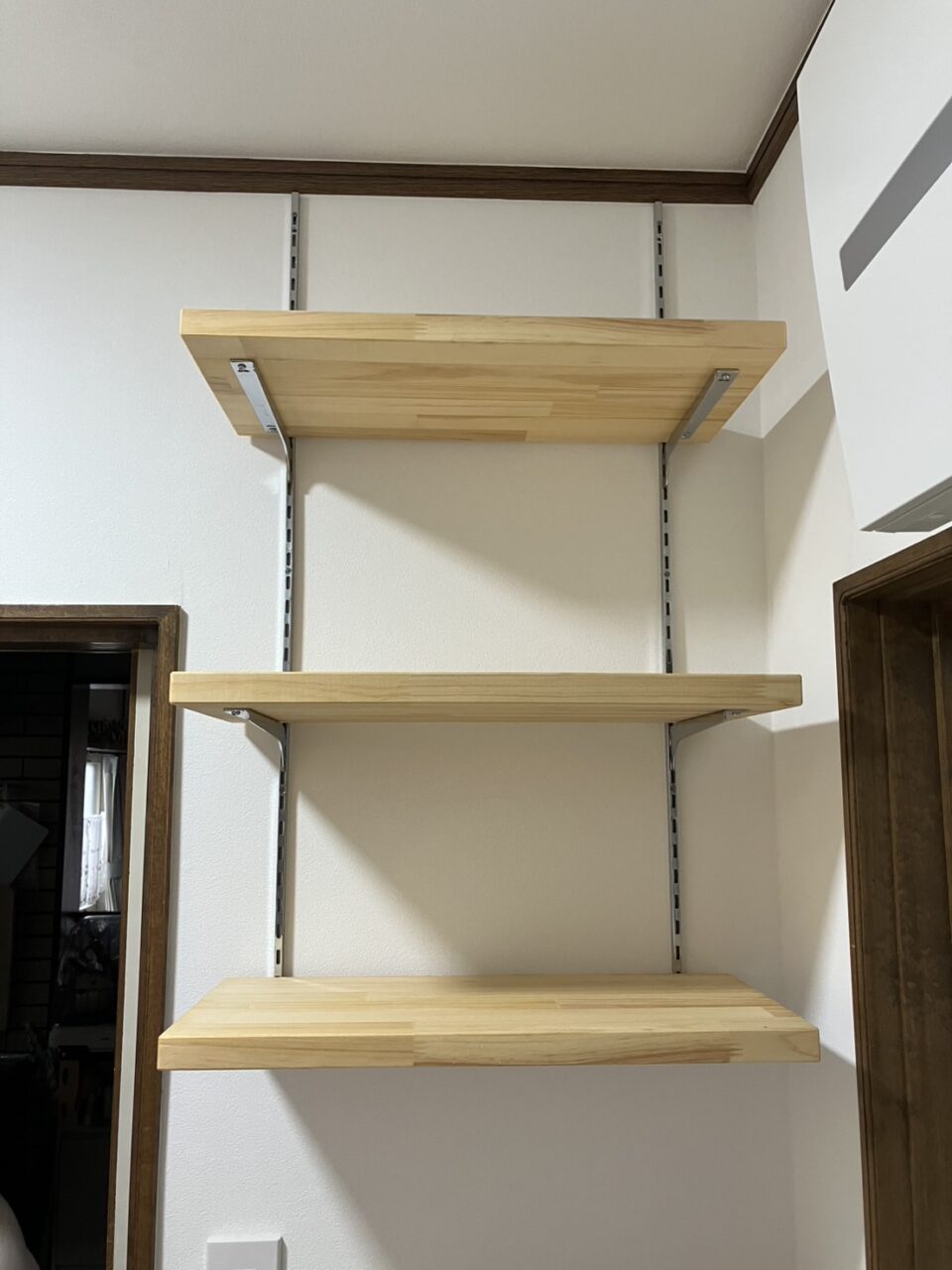 収納棚の設置工事