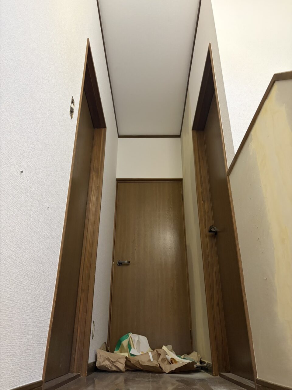 階段、廊下　クロスの張り替え